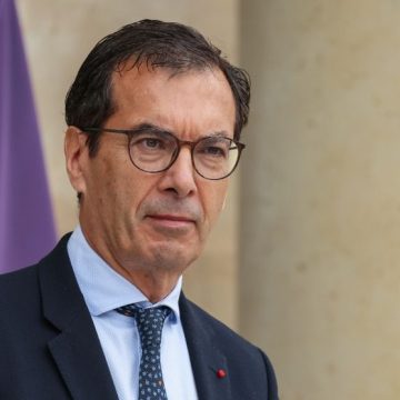 8e65db0a-e95f-4a35-947e-819f8c3992b4 Désaccords autour du travail le 1er mai