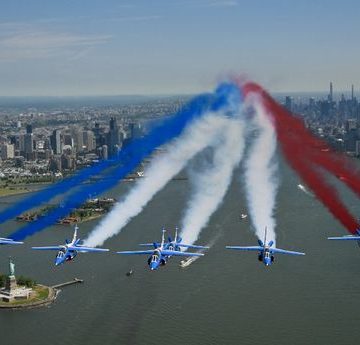 US-FRANCE-AIR SHOW La Patrouille de France Survole la Statue de la Liberté