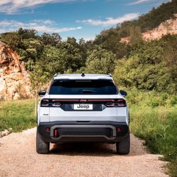 Jeep Compass 4xe : Un Passage à l’Électrique Totale