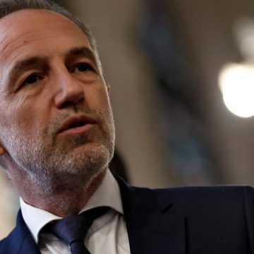 La canicule entraîne une hausse de la mortalité à Paris selon le maire Emmanuel Grégoire