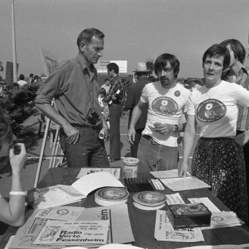 Françoise d’Eaubonne : Pionnière de l&rsquo;éco-féminisme et Militante Engagée