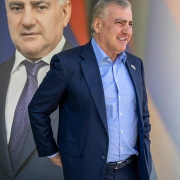 a8664639-7d2f-456c-bb80-7117d831f811 L’oligarque russo-arménien en campagne pour les législatives en Arménie