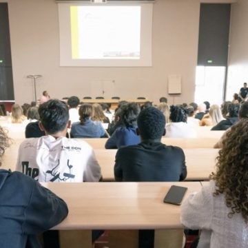 Les lycéens de seconde auront un cours dédié à l&rsquo;intelligence artificielle dès 2027