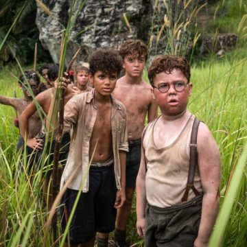 Sa majesté des mouches : exploration de l’ordre et solidarité sur une île déserte