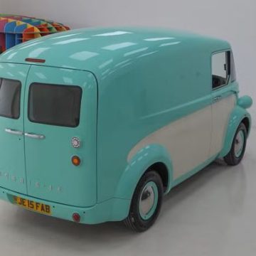 Morris Commercial : Le retour d’un icône avec le fourgon électrique JE