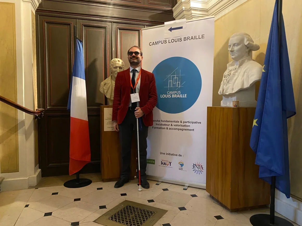 Aides à la Mobilité pour Personnes Déficientes Visuelles