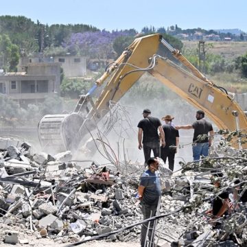 Displaced Lebanese return back to their homes in the south after US-Iran agreement Tensions et Conflits au Moyen-Orient : Les Dernières Développements
