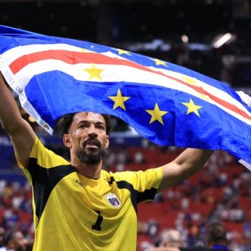 b766866b-1ee1-49f2-a07f-e9fd33861851 La mère de Vozinha assiste finalement à son match contre l’Uruguay