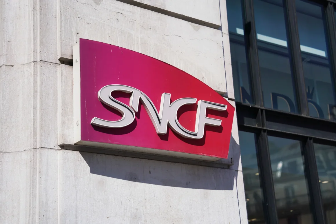 b8e32f98-de8c-495f-bc98-f5b5e9ea4e1d Hausse des suicides à la SNCF : malaise et mobilisation