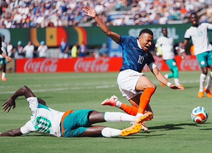 be8525c9-20e3-4c47-87d7-75792511e2b9 Débat autour d’un penalty non accordé lors de France-Sénégal