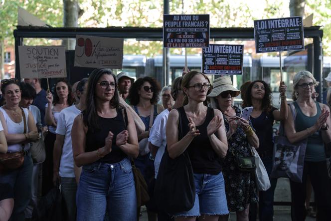 cdb3e983-8a2a-4ca4-9fbc-b87a34fbd89e Manifestations et Réactions Après la Mort de Lyhanna : Vers Une Loi Intégrale contre les Violences Sexuelles