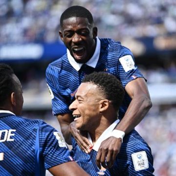 Les Bleus sortent victorieux contre le Sénégal en Coupe du monde