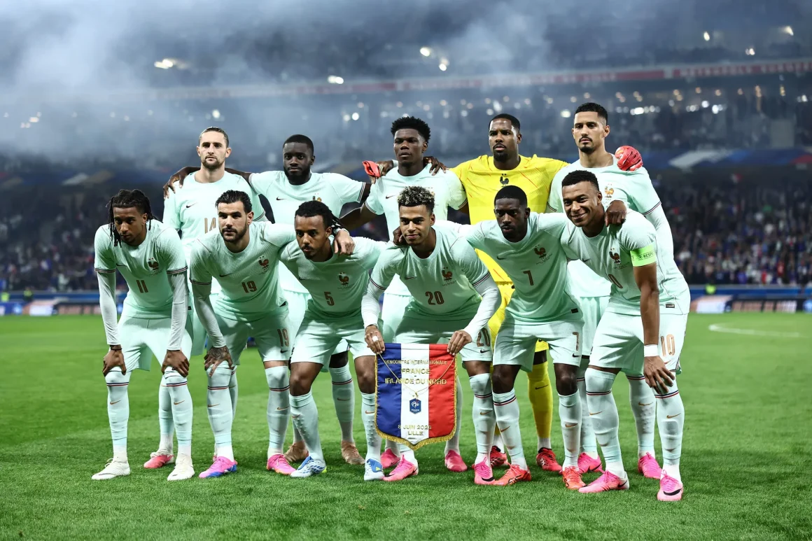 cfd82ad8-0c65-4a69-af8c-909581b371e1 Forces en Présence: Équipe de France à la Coupe du Monde