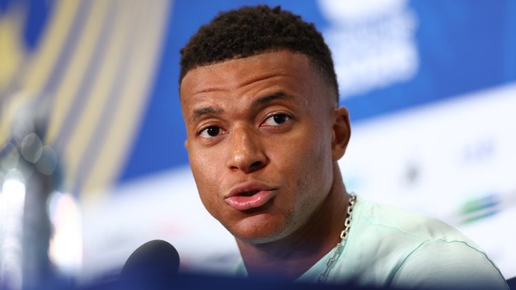 d7ec6819-7aed-4fc7-b5b3-1883f20d8cba Conférence de presse de Kylian Mbappé avant le match France-Irak
