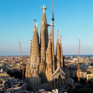 L&rsquo;inauguration de la tour du Christ de la Sagrada Família par le pape Léon XIV