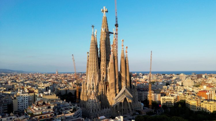 dbcd17fb-a7ec-4647-9046-259309ee0201 L’inauguration de la tour du Christ de la Sagrada Família par le pape Léon XIV