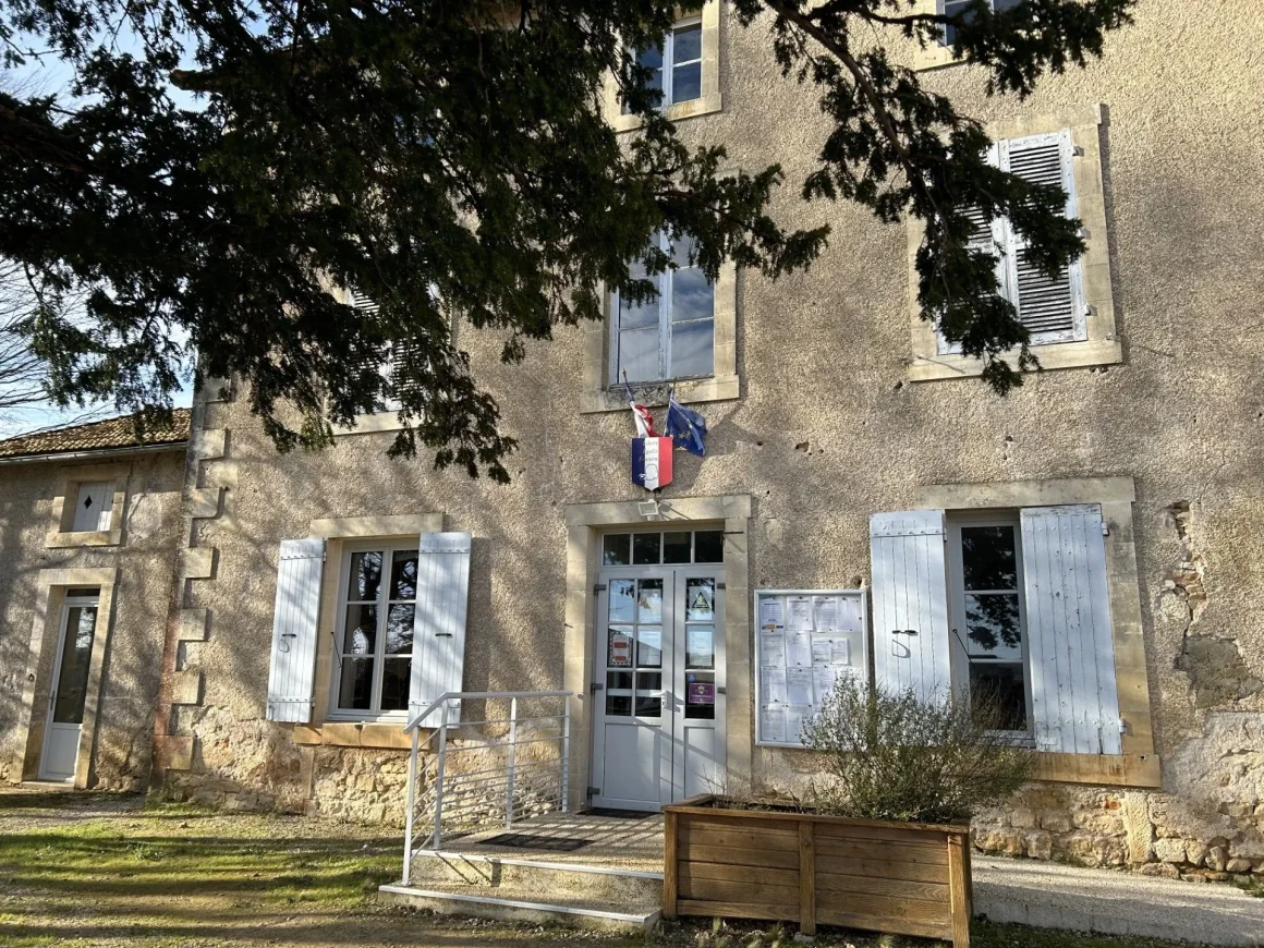 dcacc03d-81a6-420e-b30c-20b3497c4cfc Inquiétude face à la suppression de postes d’enseignants