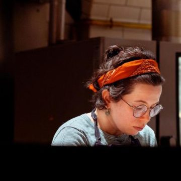 L’Entrepôt : Cinéphilie et Gastronomie à Paris