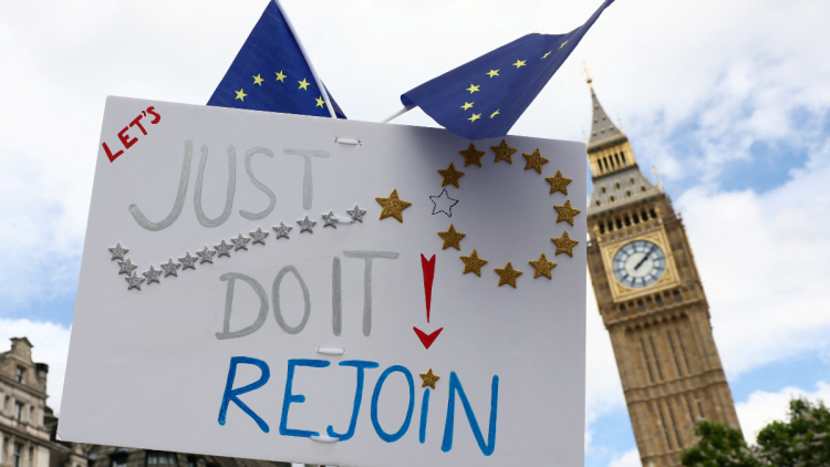 e73e9ca4-b885-42af-9e67-428eba020189 La Réintégration du Royaume-Uni dans l’UE Susciterait un Large Soutien