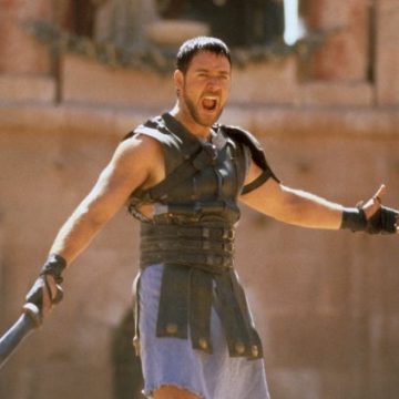 Russell Crowe critique l&rsquo;absence de cohérence morale dans Gladiator II