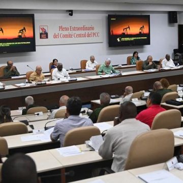 ecfce1a8-f1c8-4851-81db-ed8d5772def7 Cuba entame des réformes économiques face à la crise