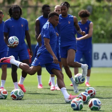 L&rsquo;équipe de France adapte sa préparation face à la chaleur pour la Coupe du monde