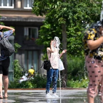 f6e653c6-7753-426a-935d-90b95eb22aaf Les Défis de la Canicule en France: Adaptation et Conséquences