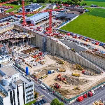 Une entreprise suisse construit l’une des plus grandes batteries au monde à Laufenburg