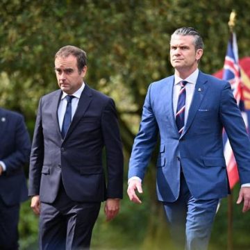 Le secrétaire à la défense des États-Unis visite la France avant le sommet de l&rsquo;OTAN