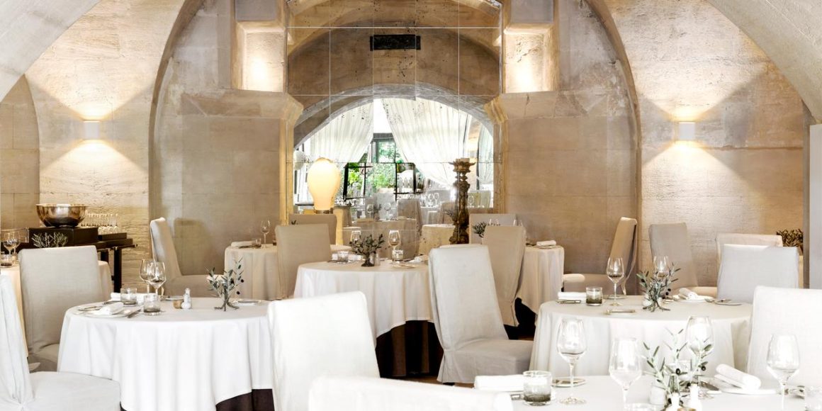 L’Oustau de Baumanière : Un Joyau Gastronomique Provençal
