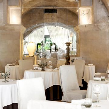 L&rsquo;Oustau de Baumanière : Un Joyau Gastronomique Provençal