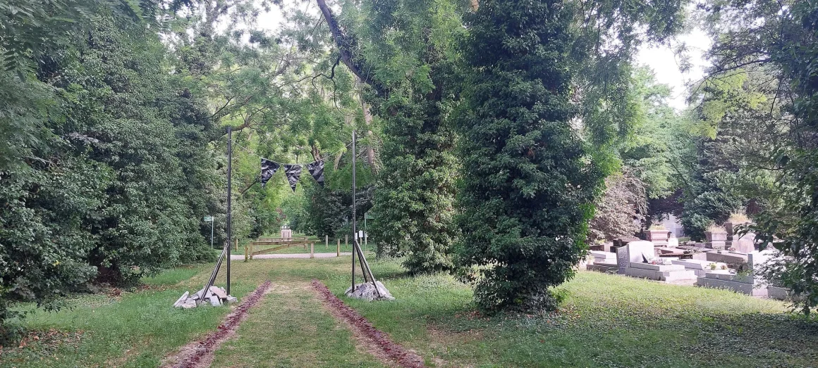 Exposition ‘Demeure’ au cimetière parisien de Pantin