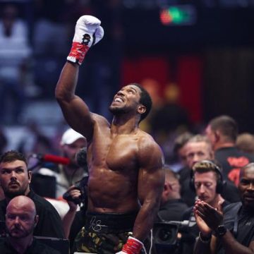 Anthony Joshua gagne par K.O. après un retour difficile