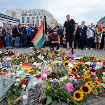 Rassemblement à Berlin après un attentat lors de la marche des fiertés