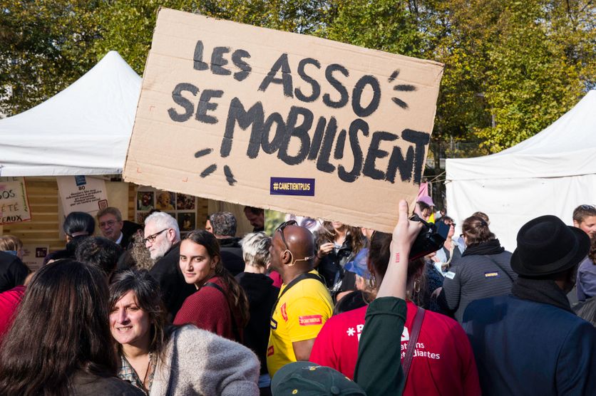 FRANCE - ASSOCIATIONS MOBILISE AGAINST BUDGET CUTS Lancement raté de la stratégie nationale de l’économie sociale et solidaire