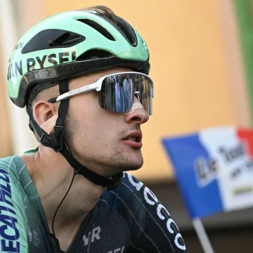 Étape montagneuse exigeante pour le peloton du Tour de France