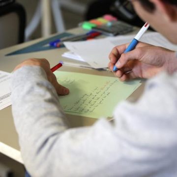 31edba01-301d-4cf3-99f0-bd14e22a186c L’impact inégal des directives linguistiques sur le baccalauréat