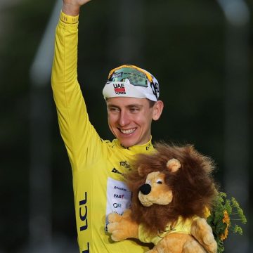 Tadej Pogacar, légende du Tour de France après son cinquième sacre