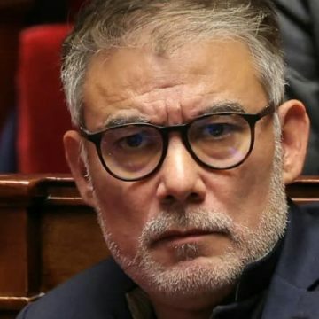 3b9dbe36-3050-4a7c-82f1-dee4ef3809ec Le patron des socialistes et la motion de censure