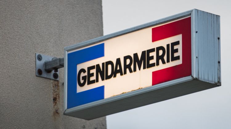 3ce7b585-2bc4-4021-be3e-708605254958 Corps découvert dans un véhicule incendié : deux personnes interpellées