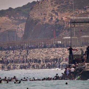 Afflux de migrants vers l&rsquo;enclave espagnole de Ceuta