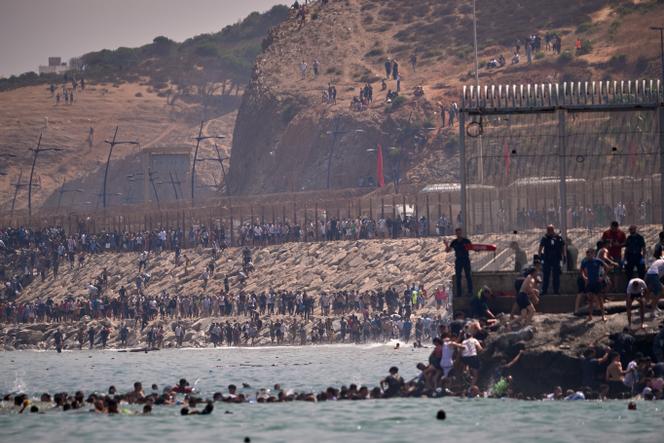 45298ebb-213b-4233-974c-4d0e8d1dda77 Afflux de migrants vers l’enclave espagnole de Ceuta
