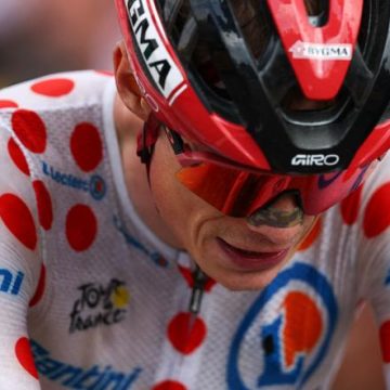 Jonas Vingegaard chute lors de la 15e étape du Tour de France 2026