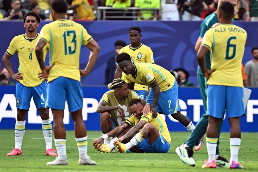 4ad71c7e-5abf-46f4-b086-753444e3609b Rencontres sportives et décisions controversées lors du Mondial-2026