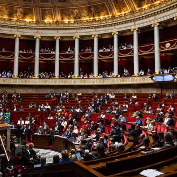 54c7bc45-0555-4ced-b66d-4488be23d321 Le PS décide de ne pas soutenir la motion de censure écologiste