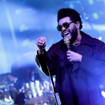 54eda2d9-462e-4afb-85e2-0c604a27b84a The Weeknd émerveille Paris lors de son concert au Stade de France