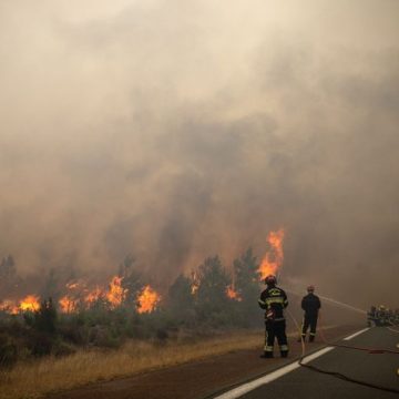 FRANCE-ENVIRONMENT-CLIMATE-WEATHER-WILDFIRE Les incendies en Gironde et le rôle de la sécurité civile