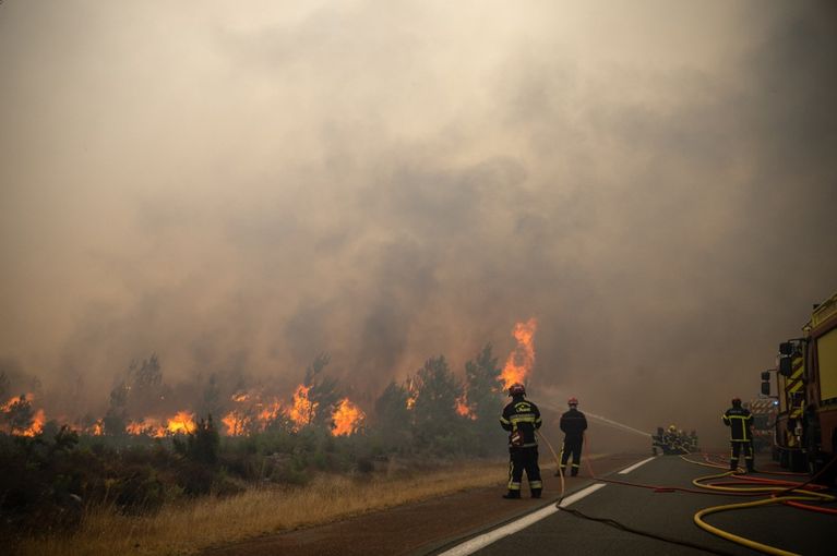 FRANCE-ENVIRONMENT-CLIMATE-WEATHER-WILDFIRE Les incendies en Gironde et le rôle de la sécurité civile