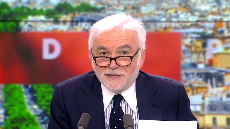 62487c86-5a41-4184-8df4-98f653101b7a Pascal Praud commente la candidature de Marine Le Pen