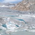 La fonte alarmante du glacier du Rhône en Suisse